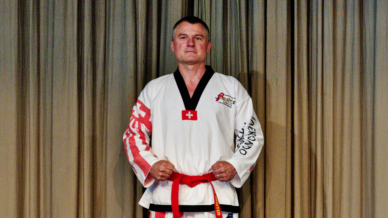 Stefan Pfister im Taekwondo-Anzug